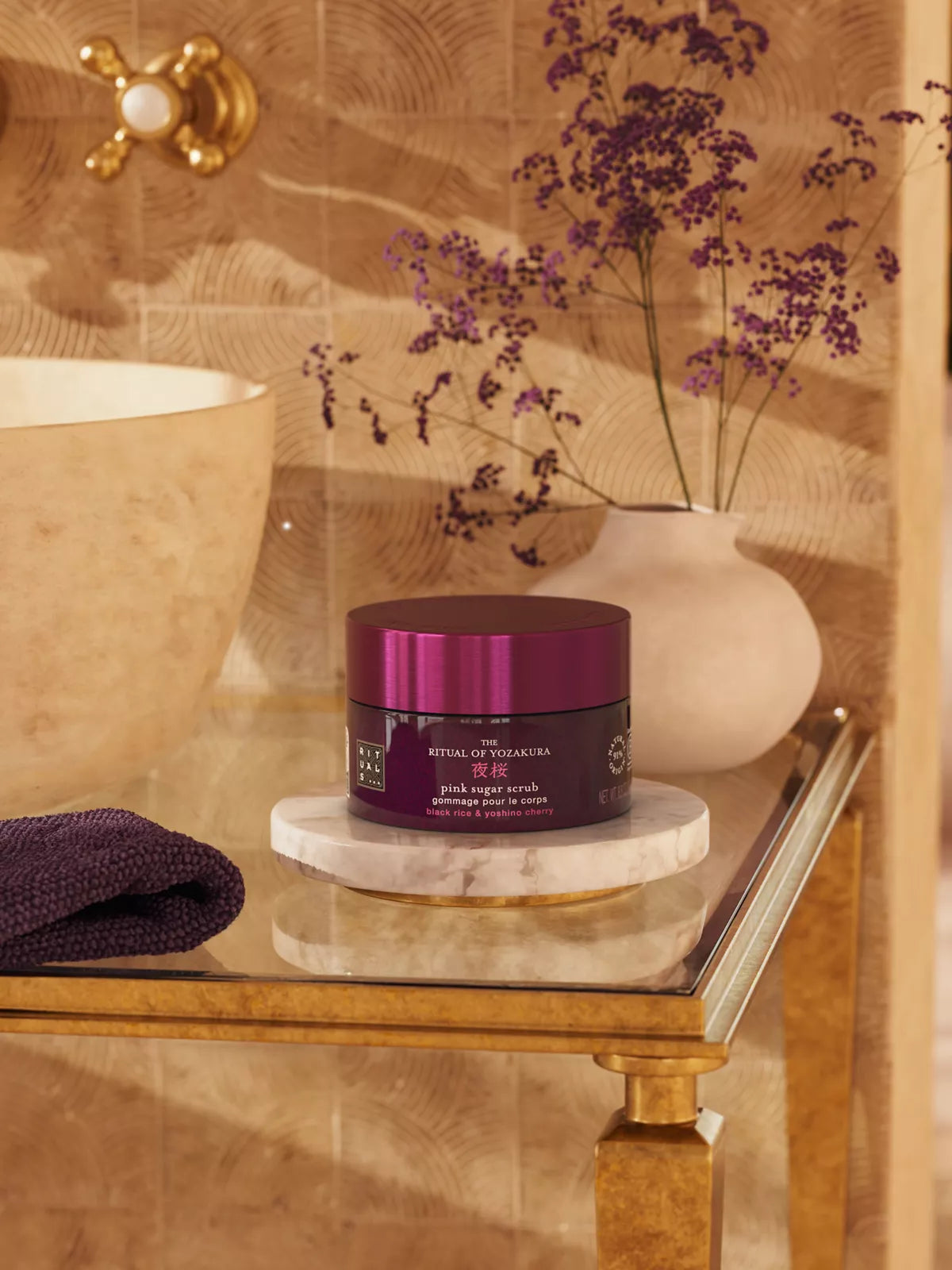 THE RITUAL OF YOZAKURA
Pink Sugar Scrub
gommage pour le corps