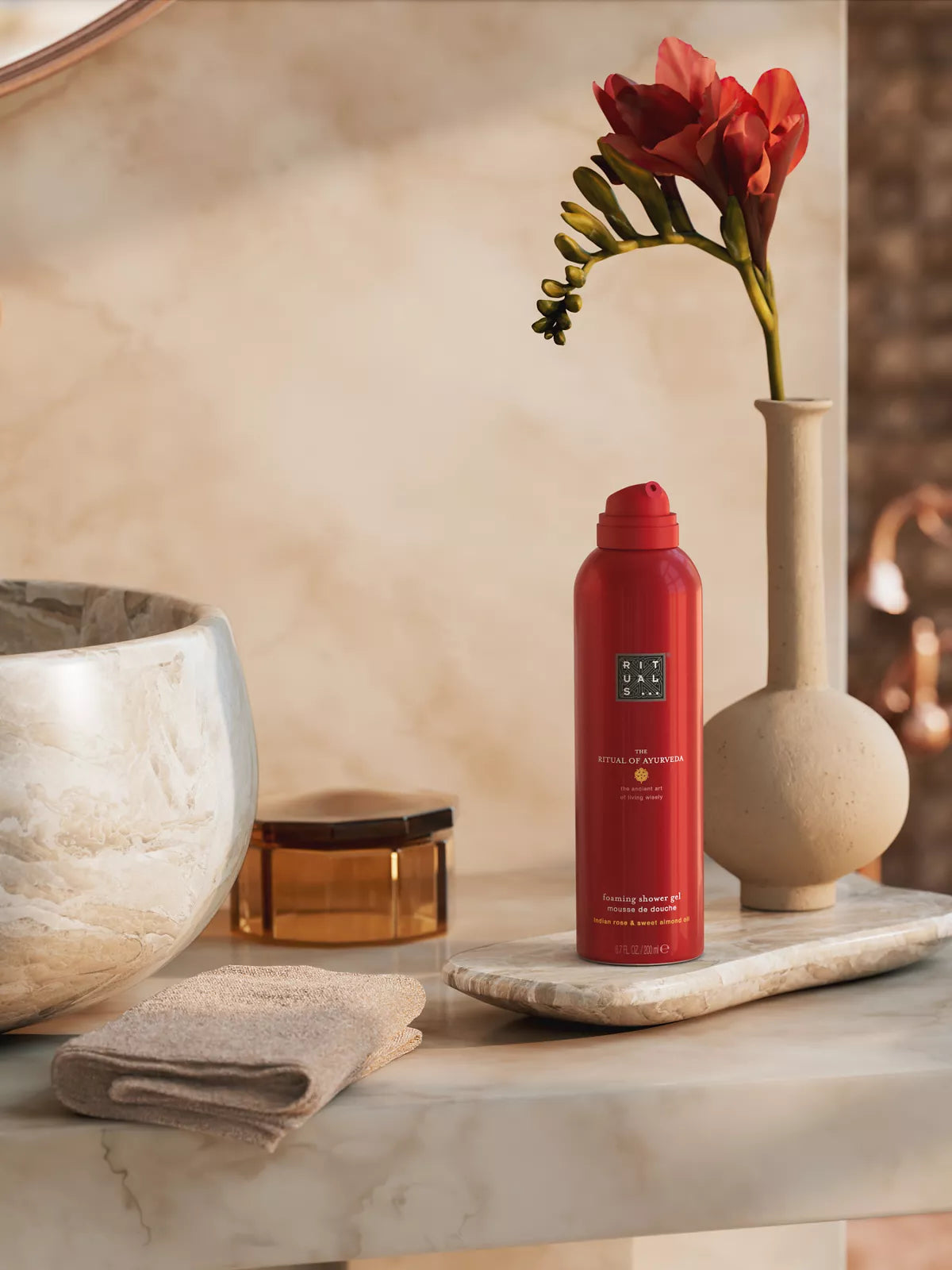 AYURVEDA
Foaming Shower Gel