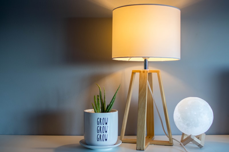 Lampadaire Arqué Minimaliste SKURUP Métal Noir Mat H170cm